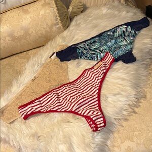 Cacique Set of Three Stylish Thongs Size 26/28